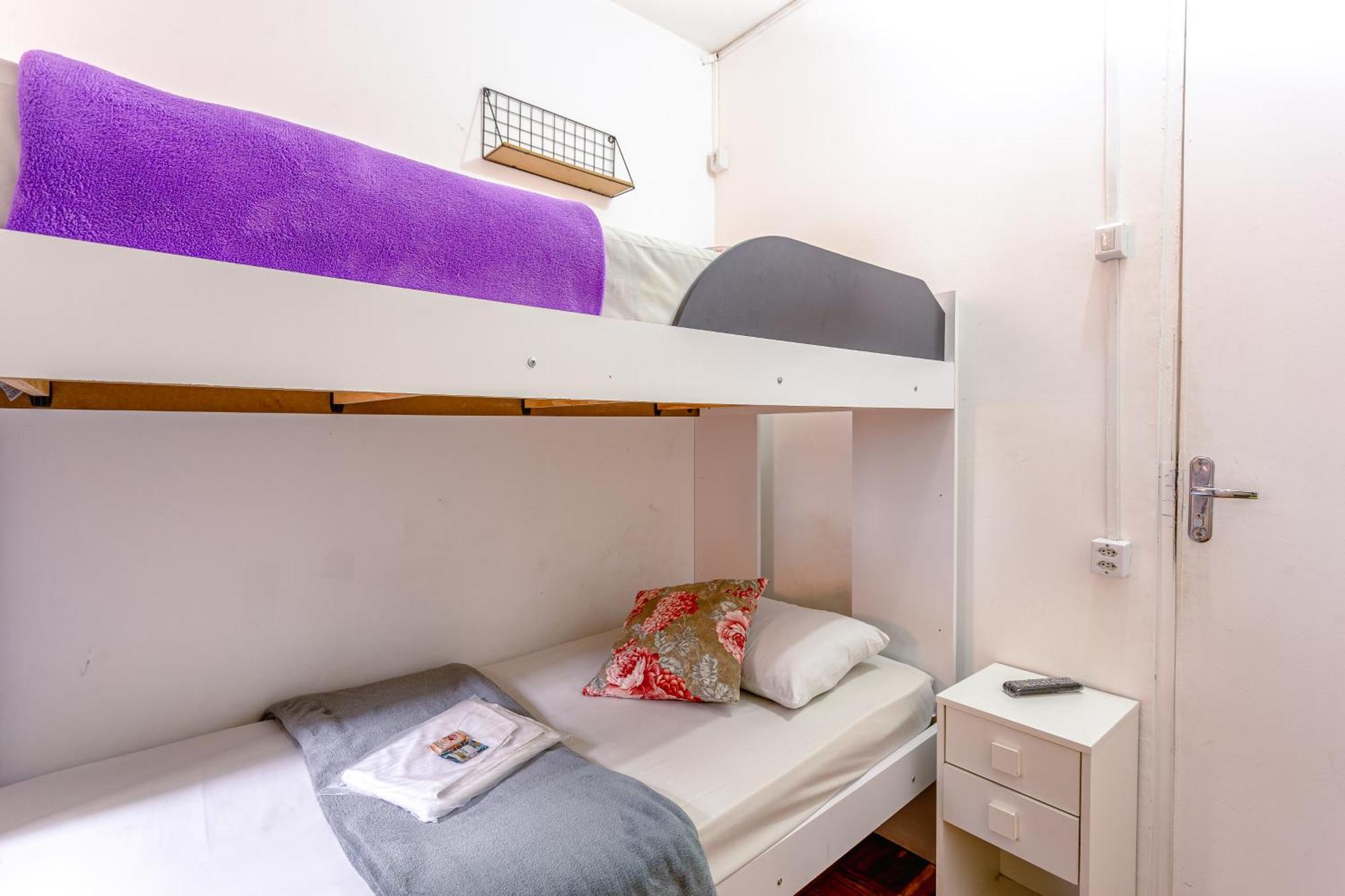 Quarto Duplo com Banheiro Compartilhado